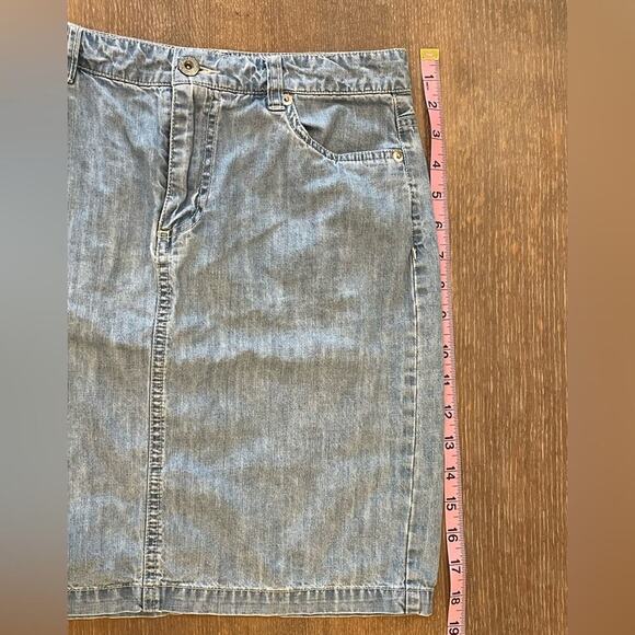 L.L. Bean Light Wash Denim Skirt 0P - Picture 6 of 7
